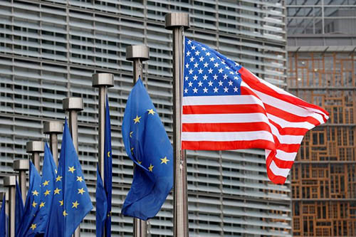 Quay cuồng trong khủng hoảng, châu Âu còn đủ sức kề vai sát cánh cùng Mỹ?